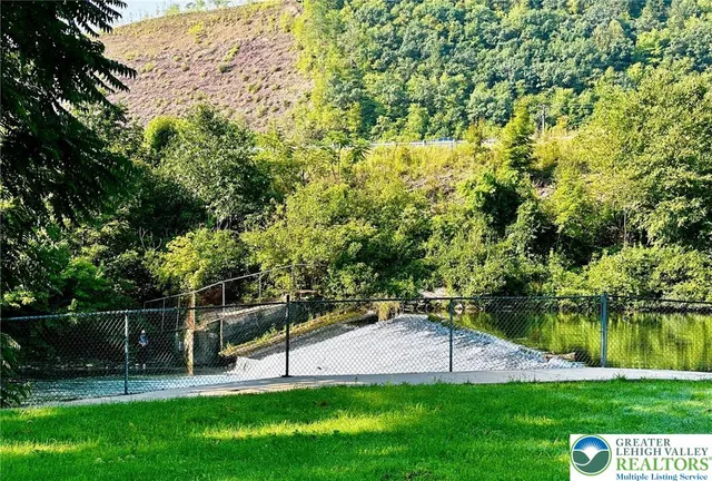 $335,000 | 313 East Fireline Road, Palmerton, PA 18071