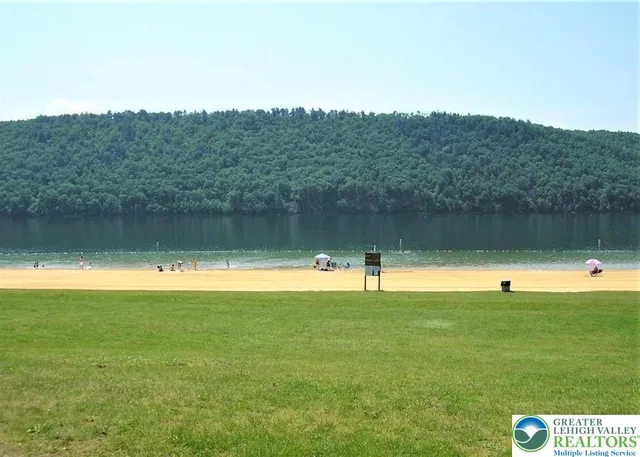 $335,000 | 313 East Fireline Road, Palmerton, PA 18071