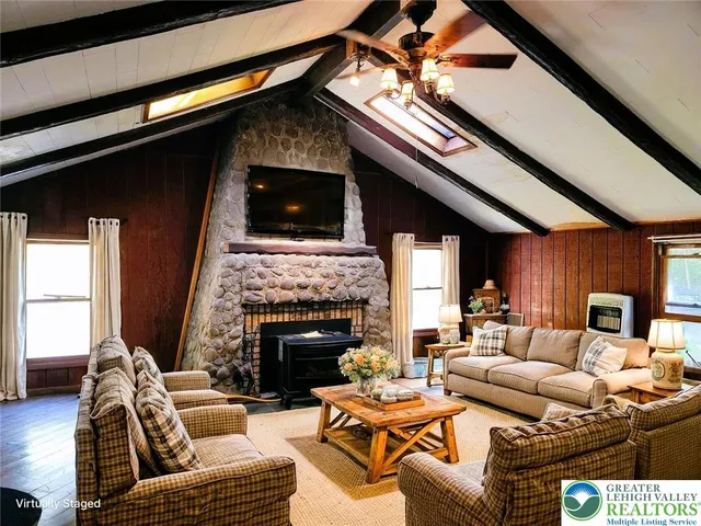 $335,000 | 313 East Fireline Road, Palmerton, PA 18071