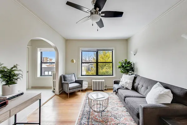 $2,745 | 1824 North Lincoln Park West, Unit 211, Chicago, IL 60614