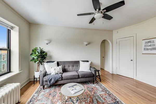 $2,745 | 1824 North Lincoln Park West, Unit 211, Chicago, IL 60614