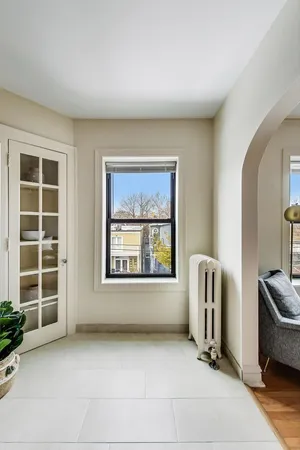 $2,745 | 1824 North Lincoln Park West, Unit 211, Chicago, IL 60614