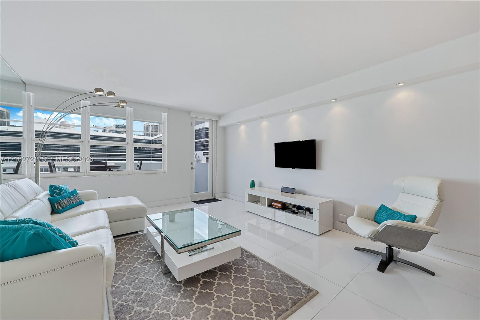 100 Lincoln Road, Unit 1008 Miami Beach, FL 33139 - Photo 12 of 18 Gallery Image 12