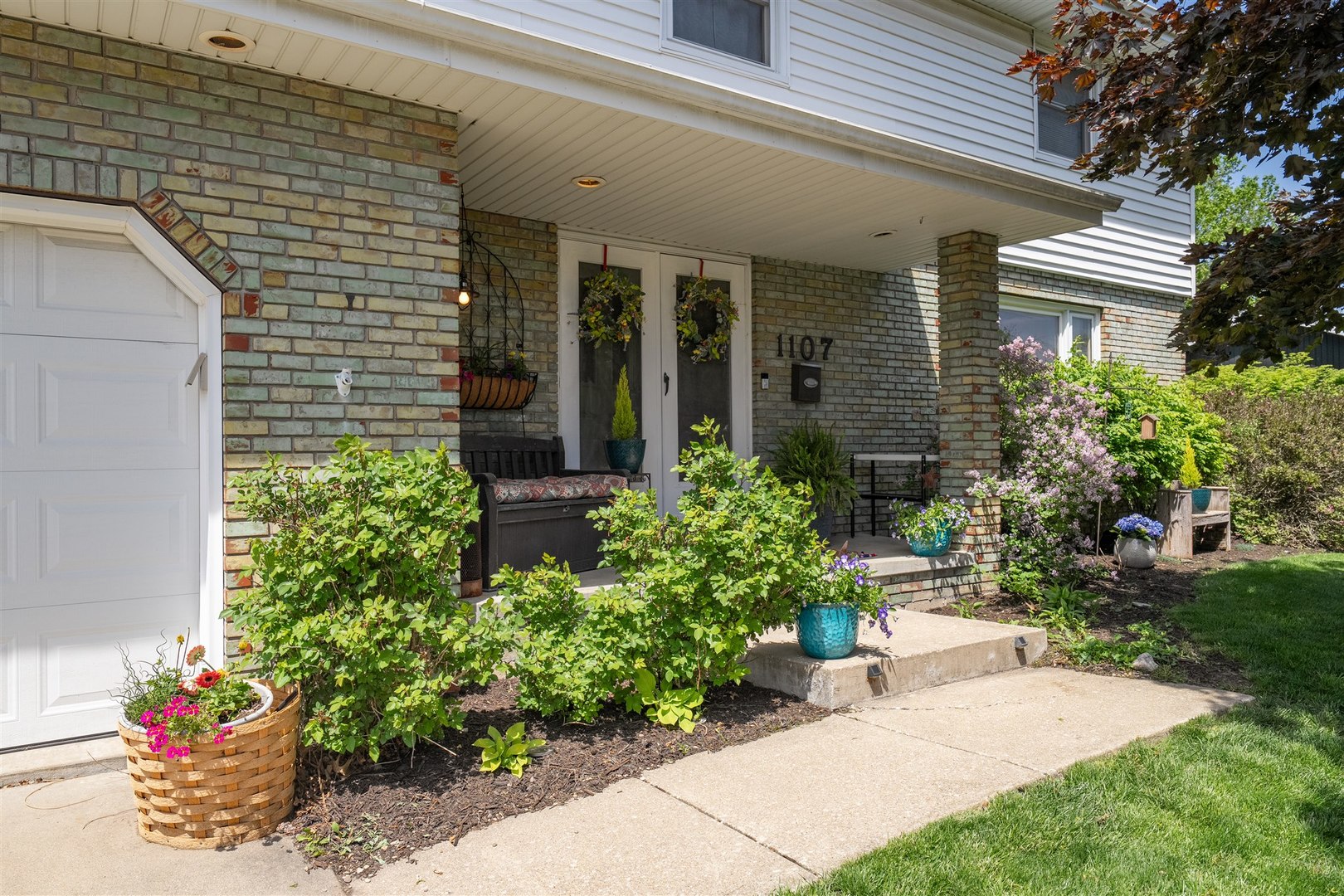 1107 Bailey Drive Pontiac, IL 61764 - Photo 2 of 56