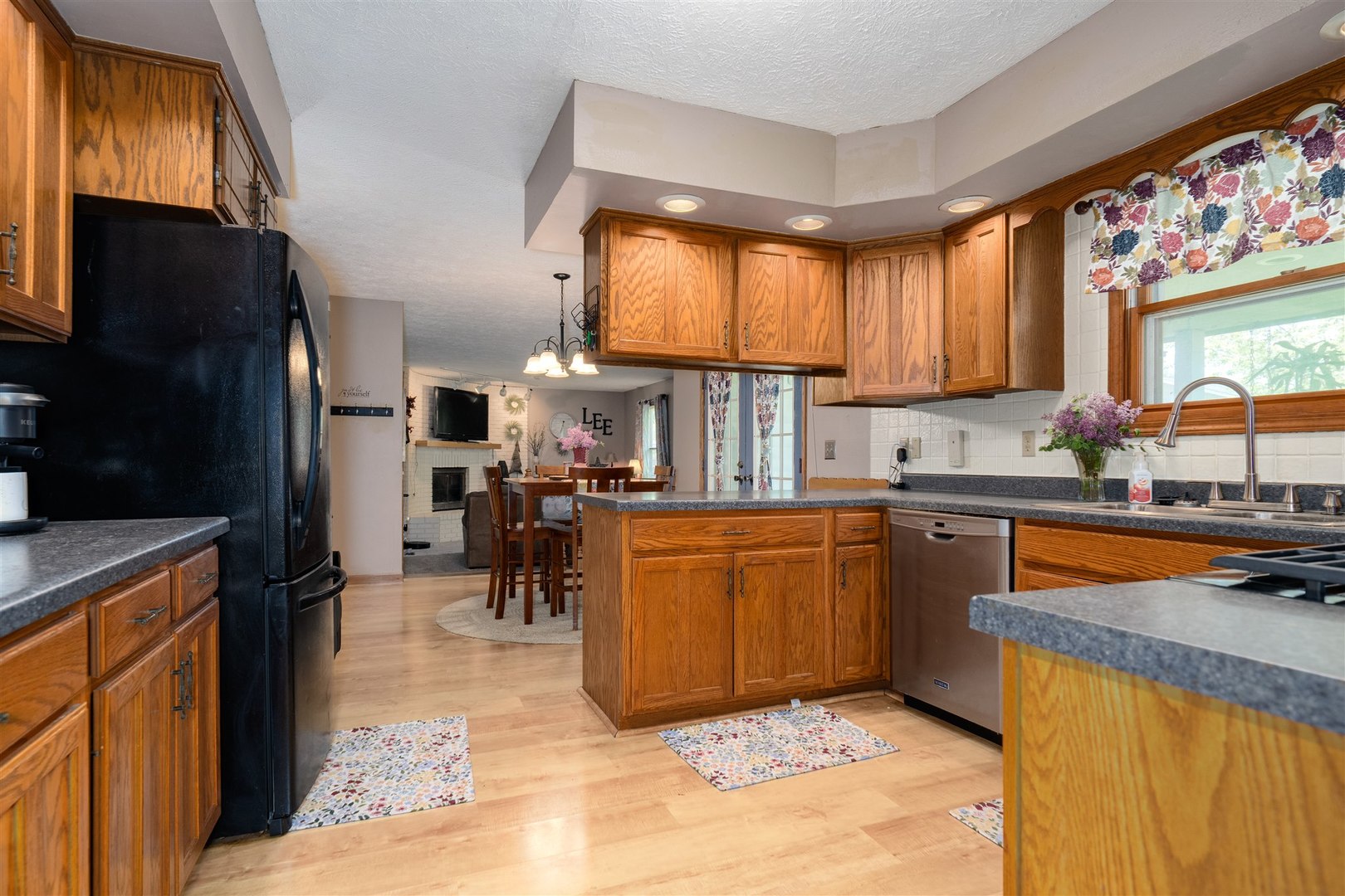 1107 Bailey Drive Pontiac, IL 61764 - Photo 9 of 56