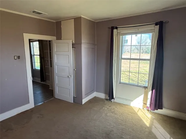 a view of empty room with window