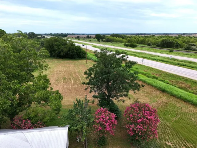 $400,000 | 5612 Hwy 71 E Smithville Tx 78957 East, Smithville, TX 78957