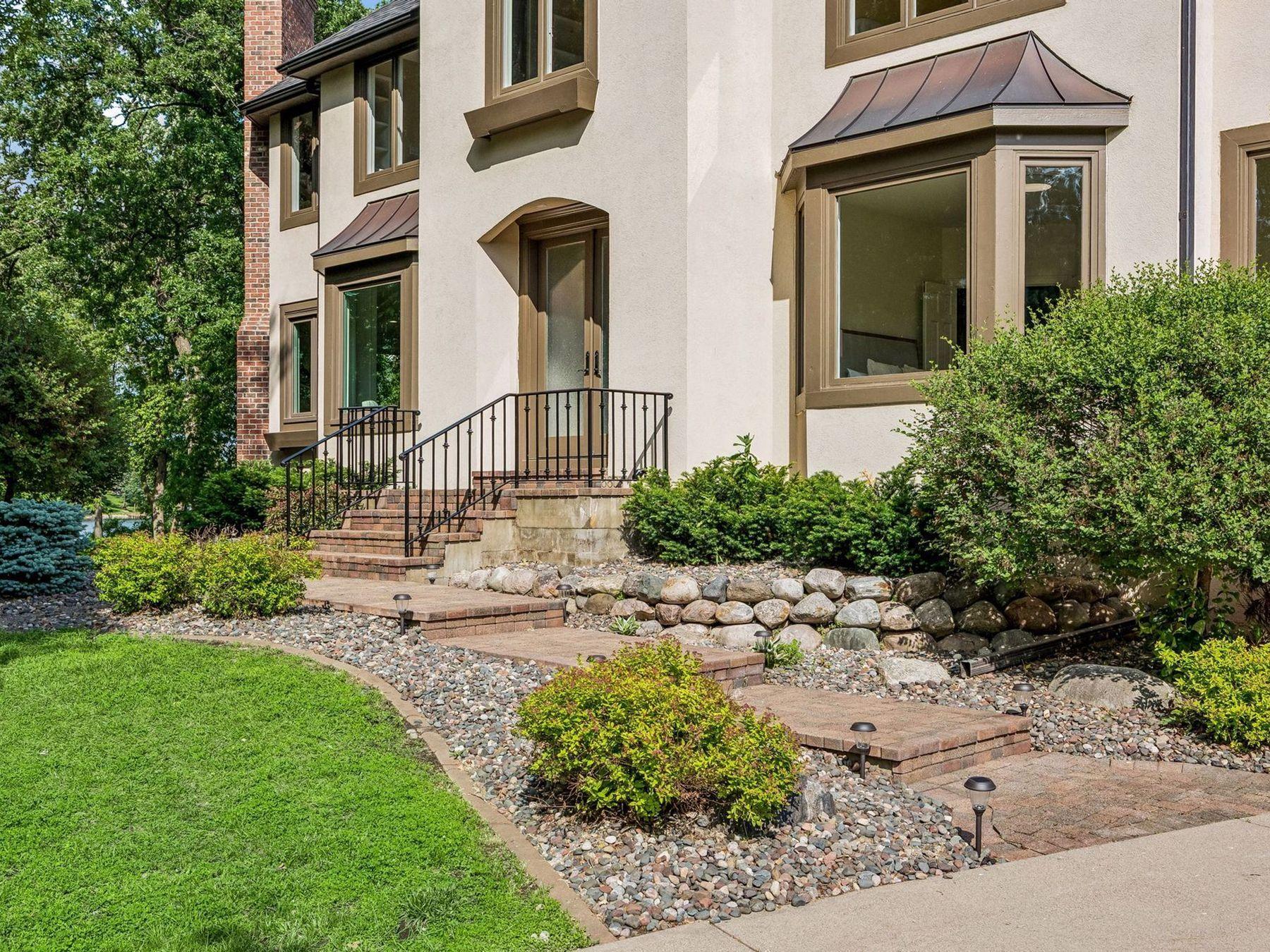 8803 Cove Pointe Road Eden Prairie, MN 55347 - Photo 10 of 71