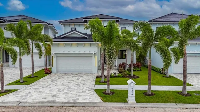 $1,229,000 | 6528 Simone Shores Circle, Apollo Beach, FL 33572