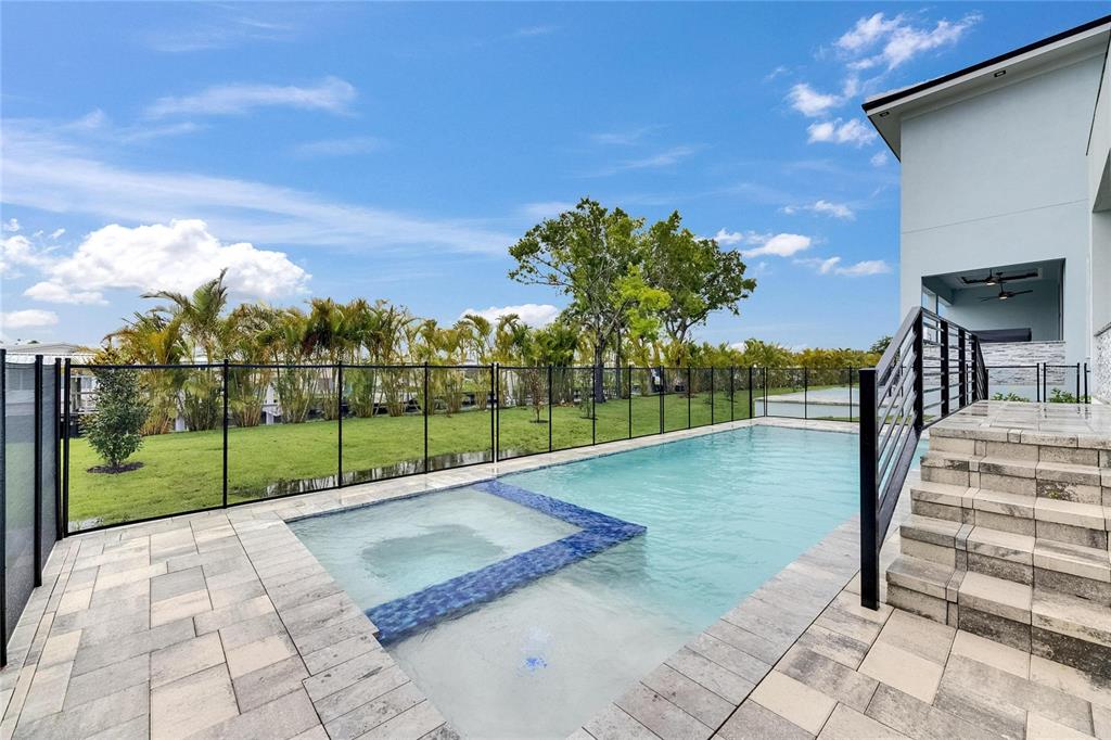 6528 Simone Shores Circle Apollo Beach, FL 33572 - Photo 3 of 98