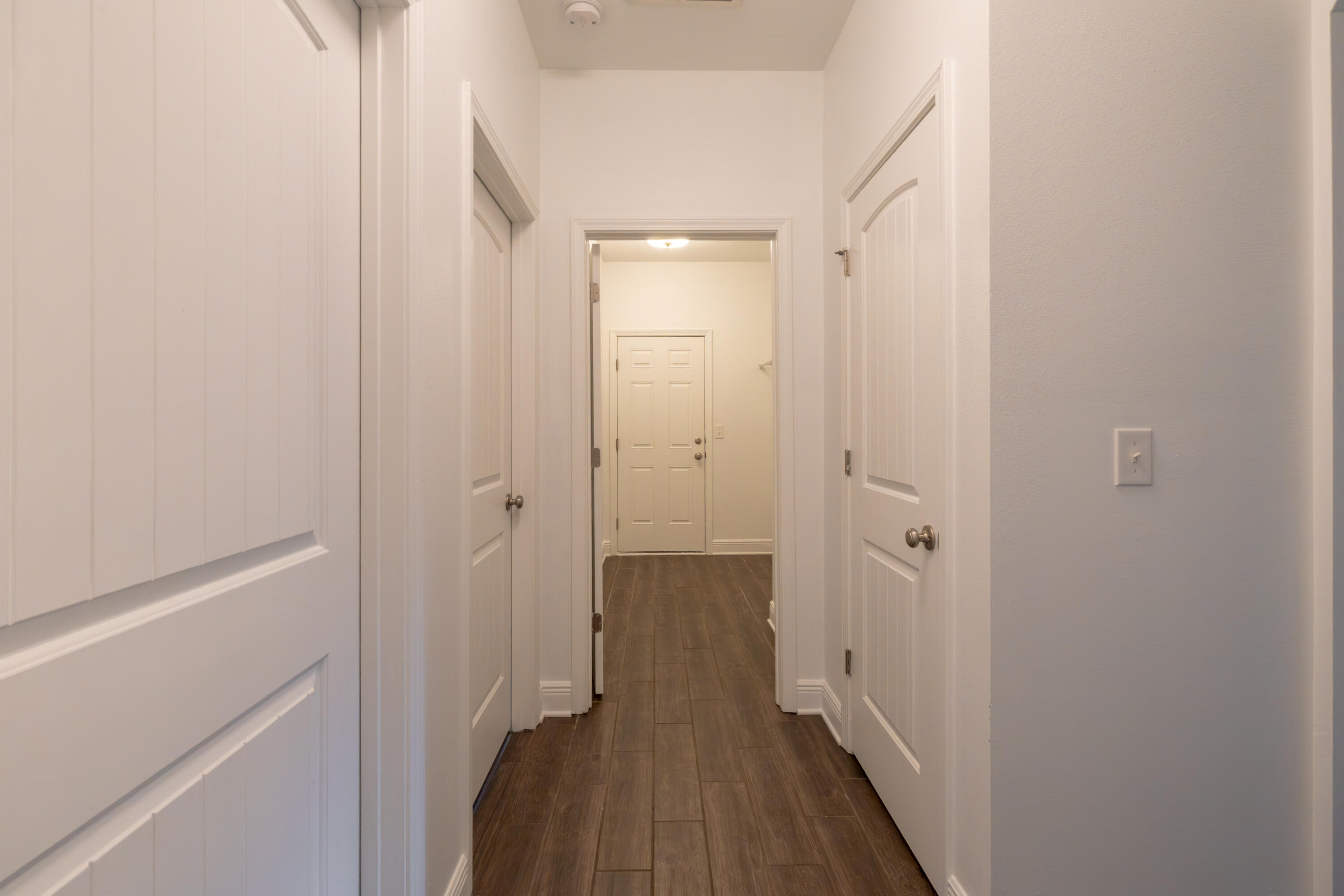 41 Twain Trail Freeport, FL 32439 - Photo 16 of 33 Hallway to Laundry Room