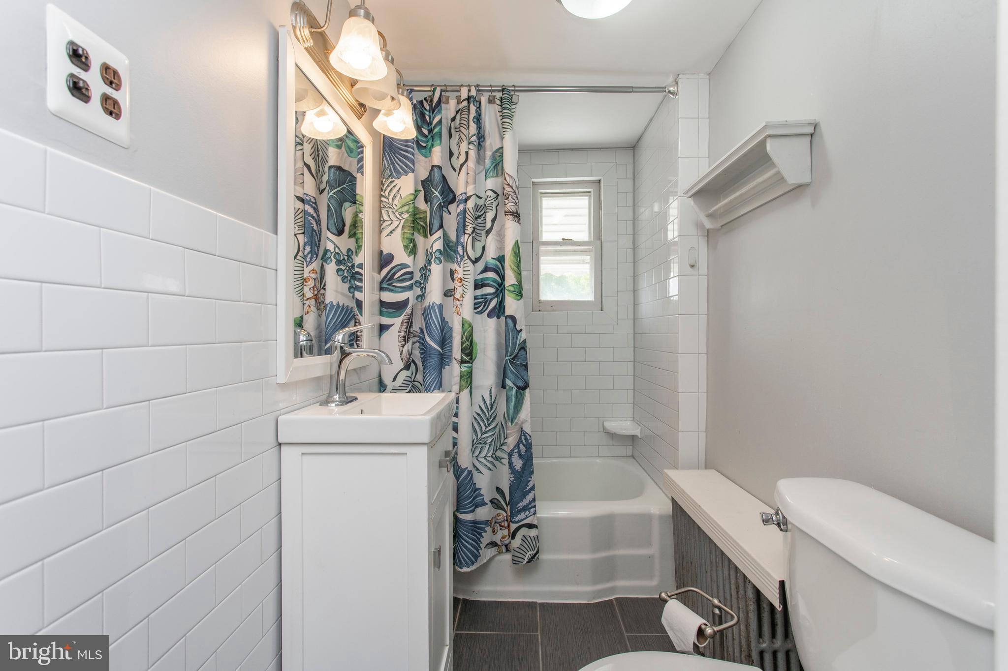 655 Coates Street Bridgeport, PA 19405 - Photo 18 of 34 Full bathroom