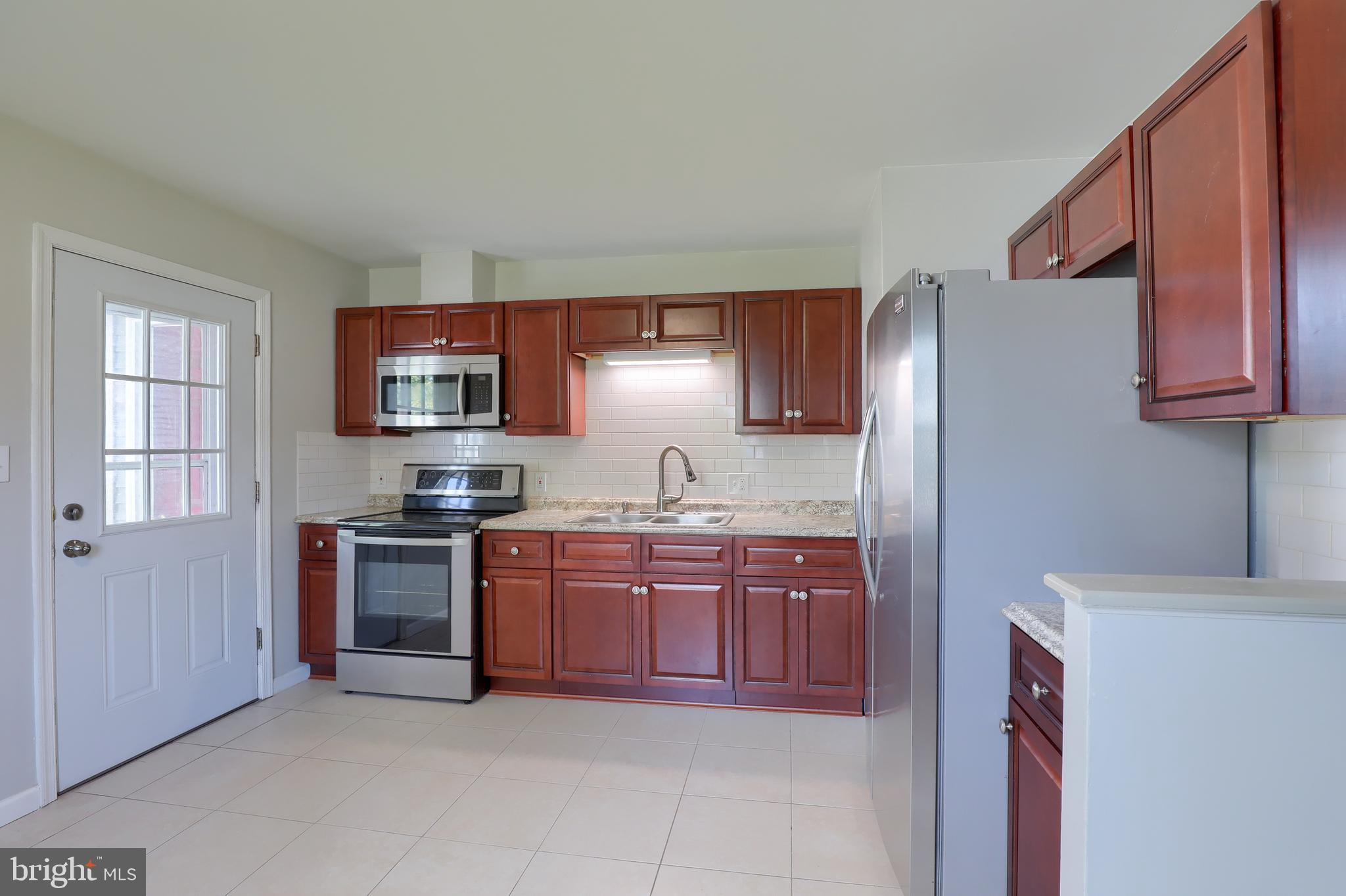 631 South Cedar Street Lititz, PA 17543 - Photo 8 of 26