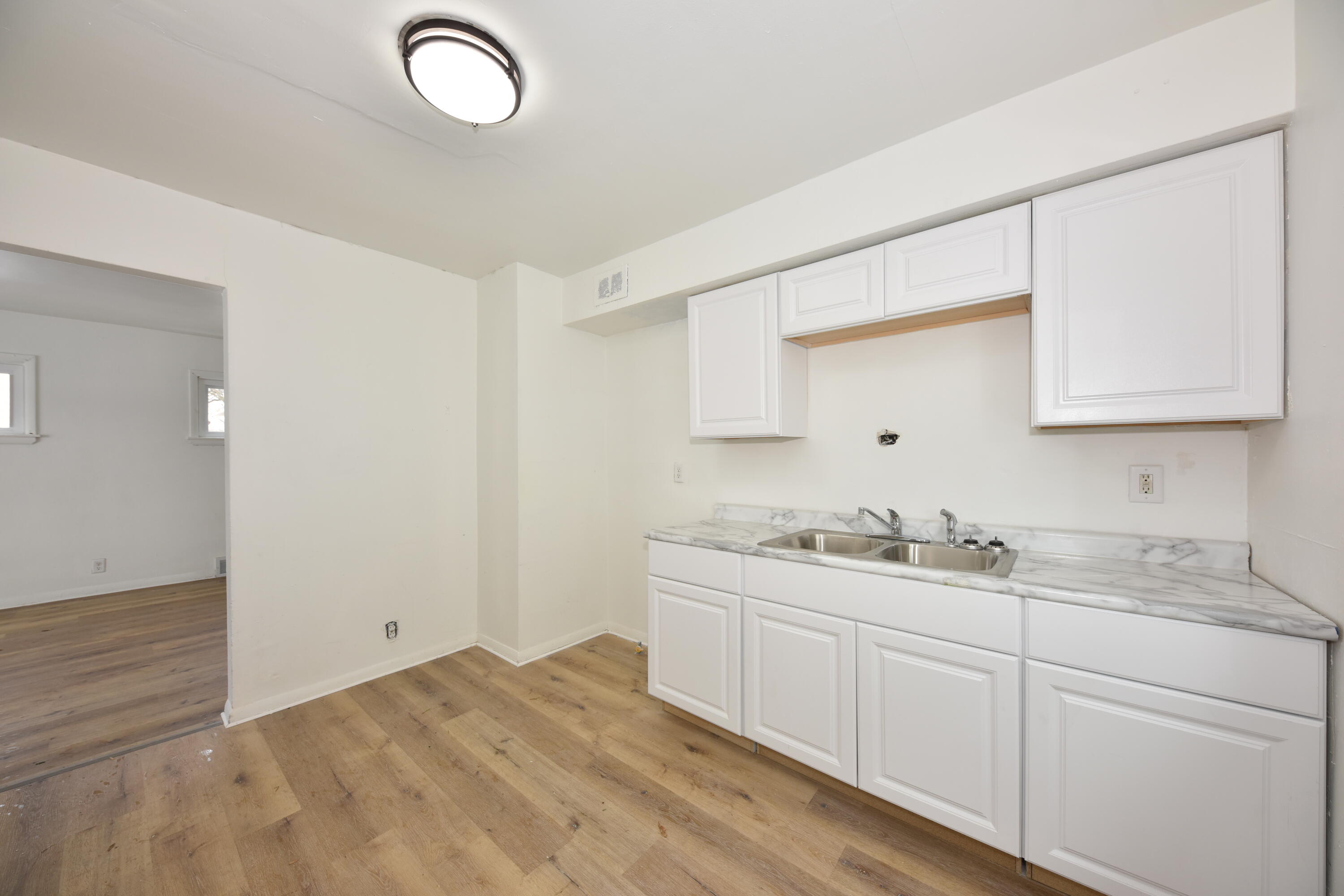 5754 North 65th Street Milwaukee, WI 53218 - Photo 6 of 26 EUP_2623