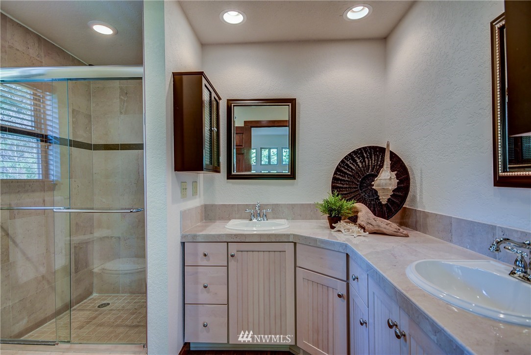 4504 Anaco Beach Road Anacortes, WA 98221 - Photo 13 of 25 Gallery Image 13