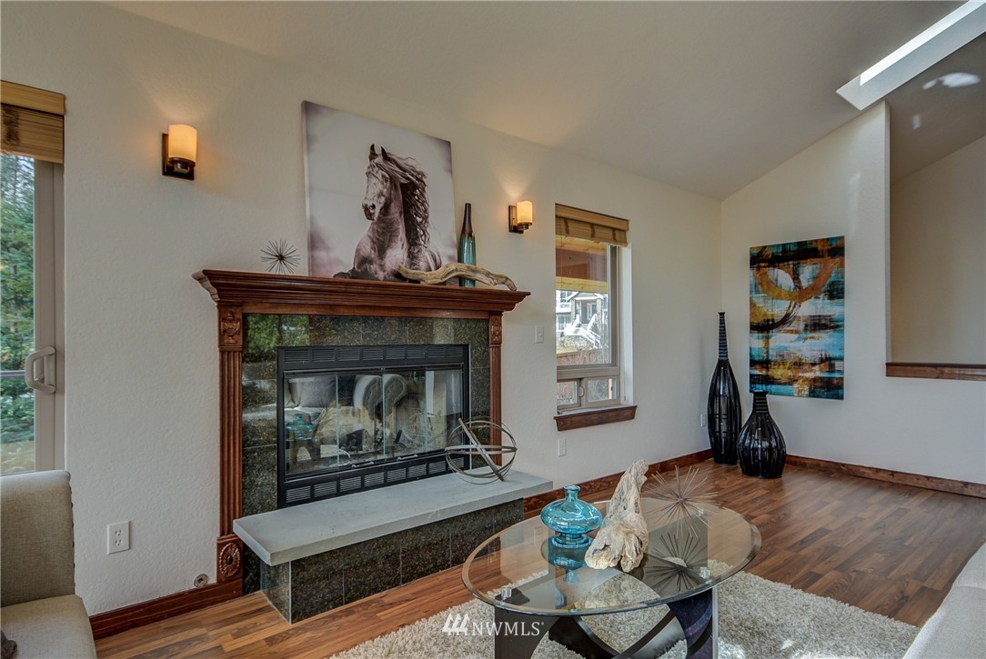 4504 Anaco Beach Road Anacortes, WA 98221 - Photo 3 of 25 Gallery Image 3