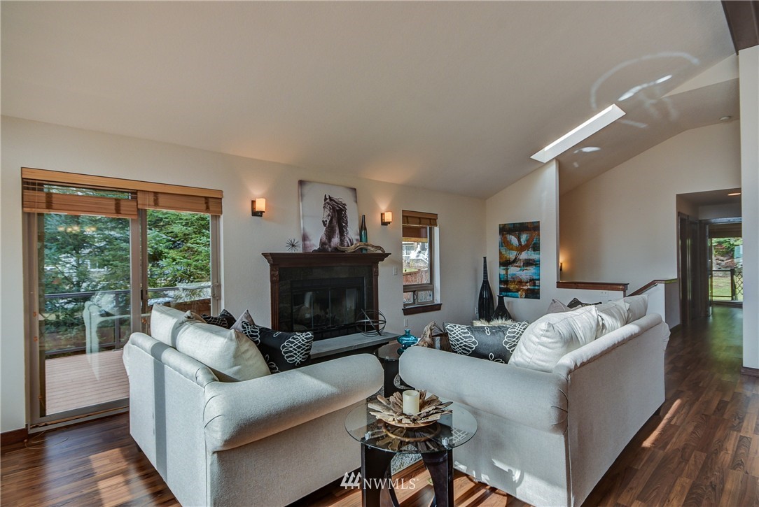 4504 Anaco Beach Road Anacortes, WA 98221 - Photo 4 of 25 Gallery Image 4