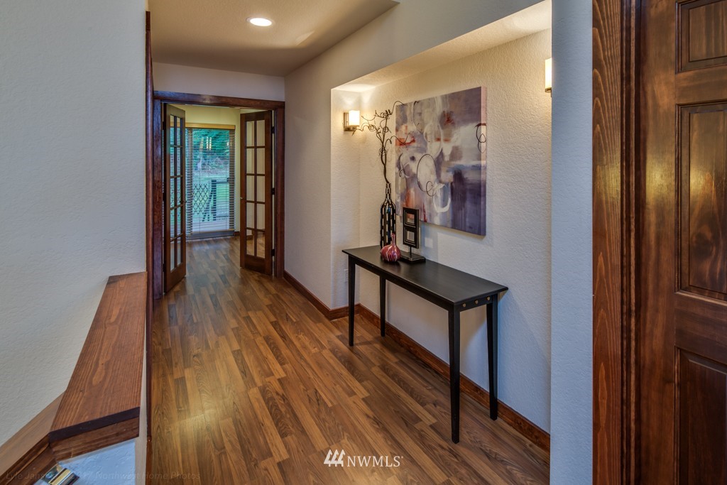 4504 Anaco Beach Road Anacortes, WA 98221 - Photo 10 of 25 Gallery Image 10