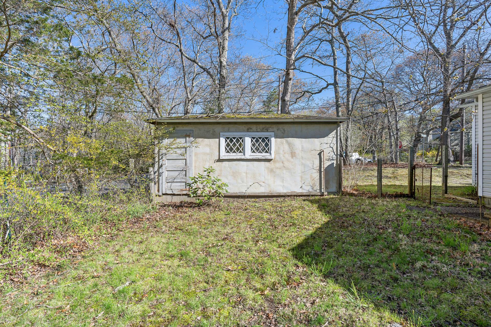 170 Little Fresh Pond Road Southampton, NY 11968 - Photo 11 of 17
