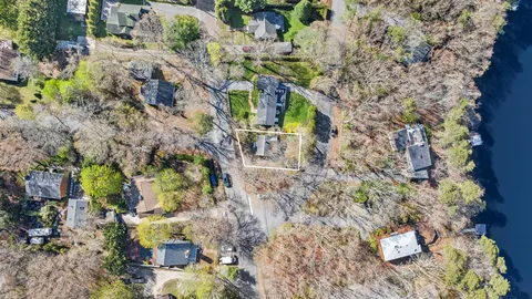 $799,000 | 170 Little Fresh Pond Road, Southampton, NY 11968