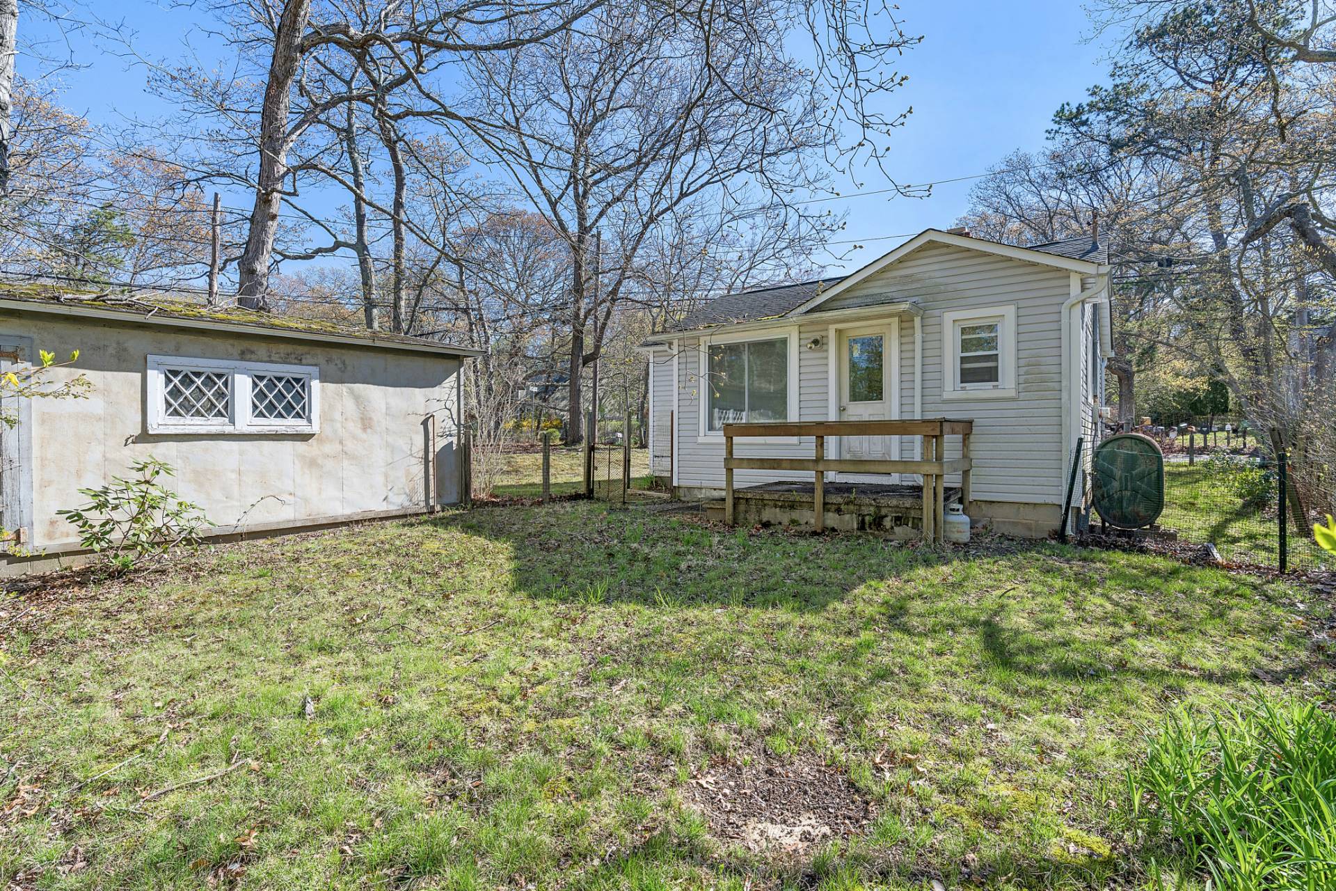 170 Little Fresh Pond Road Southampton, NY 11968 - Photo 3 of 17