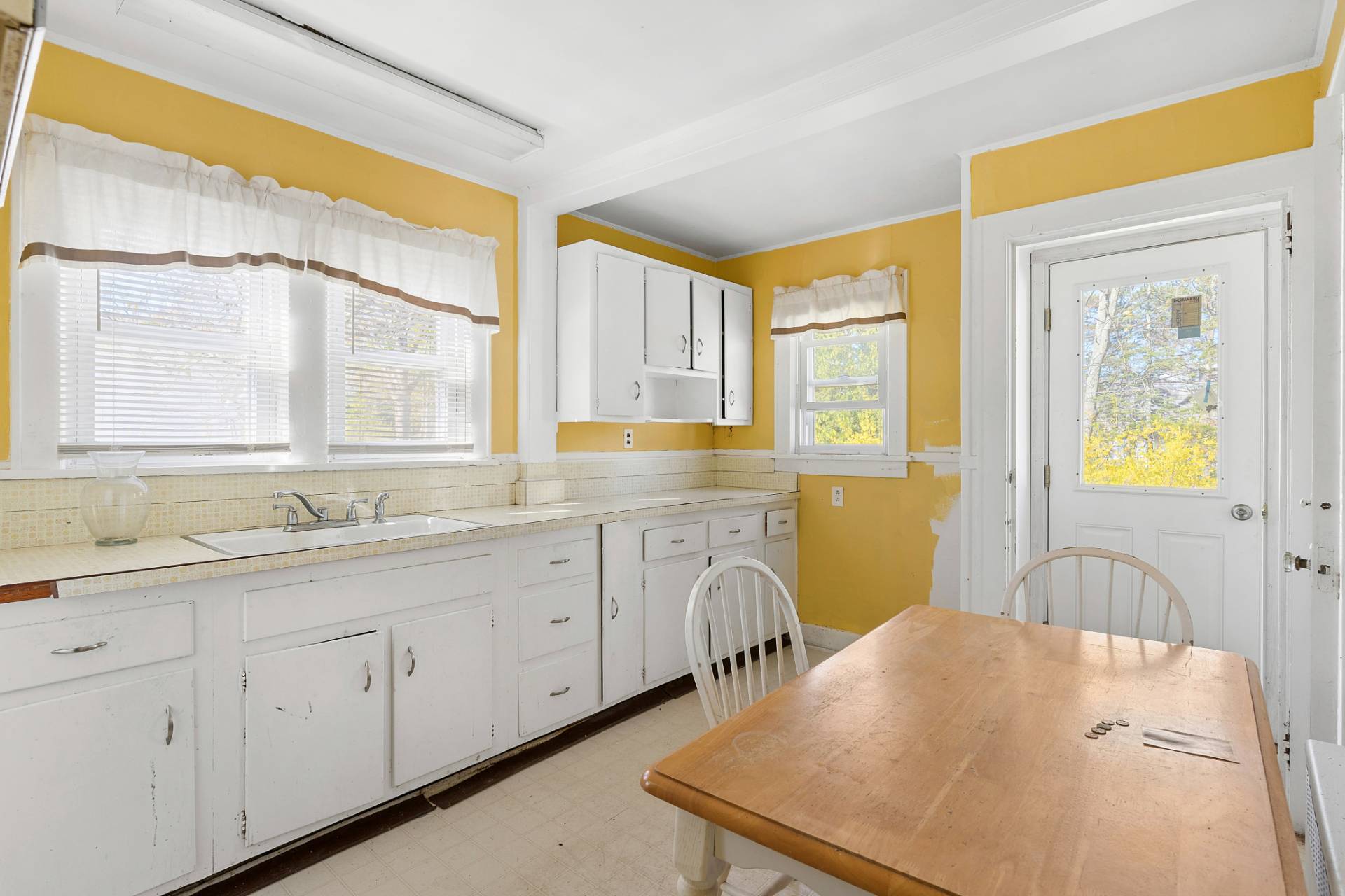 170 Little Fresh Pond Road Southampton, NY 11968 - Photo 6 of 17