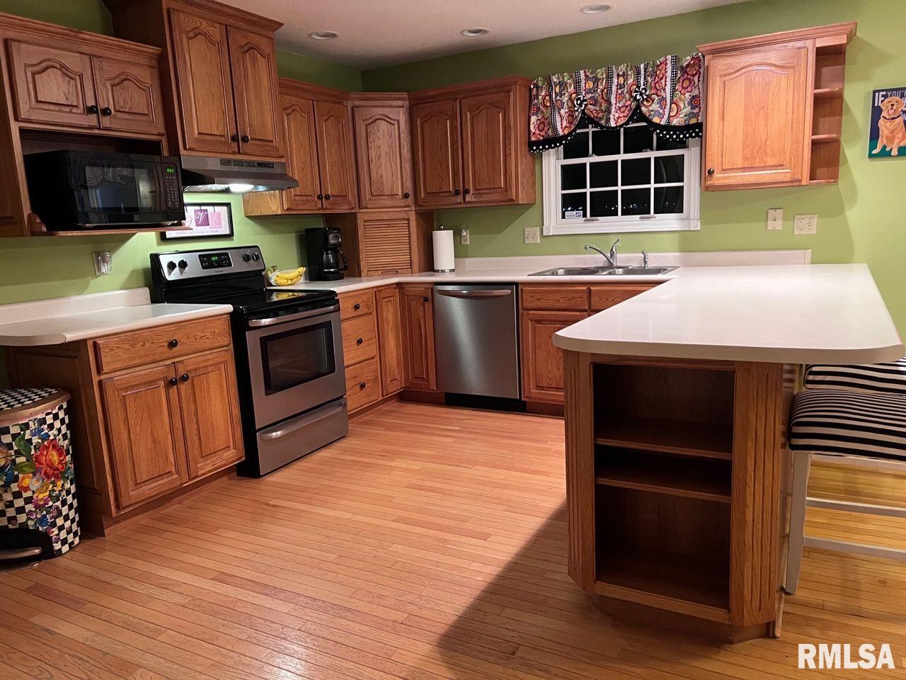 4664 Svenson Drive Springfield, IL 62711 - Photo 13 of 32