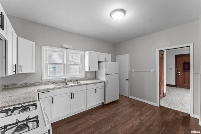 $110,000 | 1703 18th Avenue, Moline, IL 61265