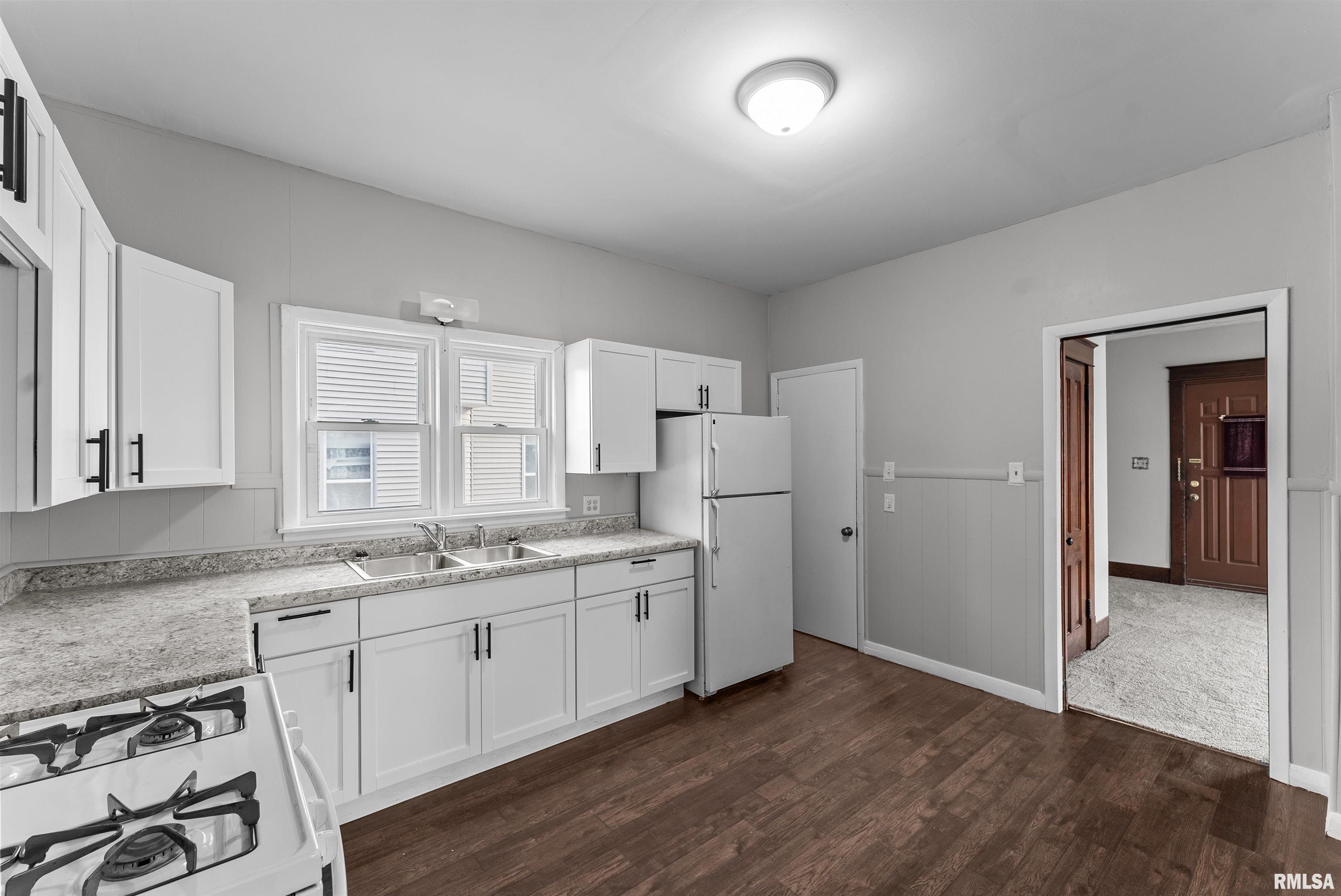 1703 18th Avenue Moline, IL 61265 - Photo 7 of 20