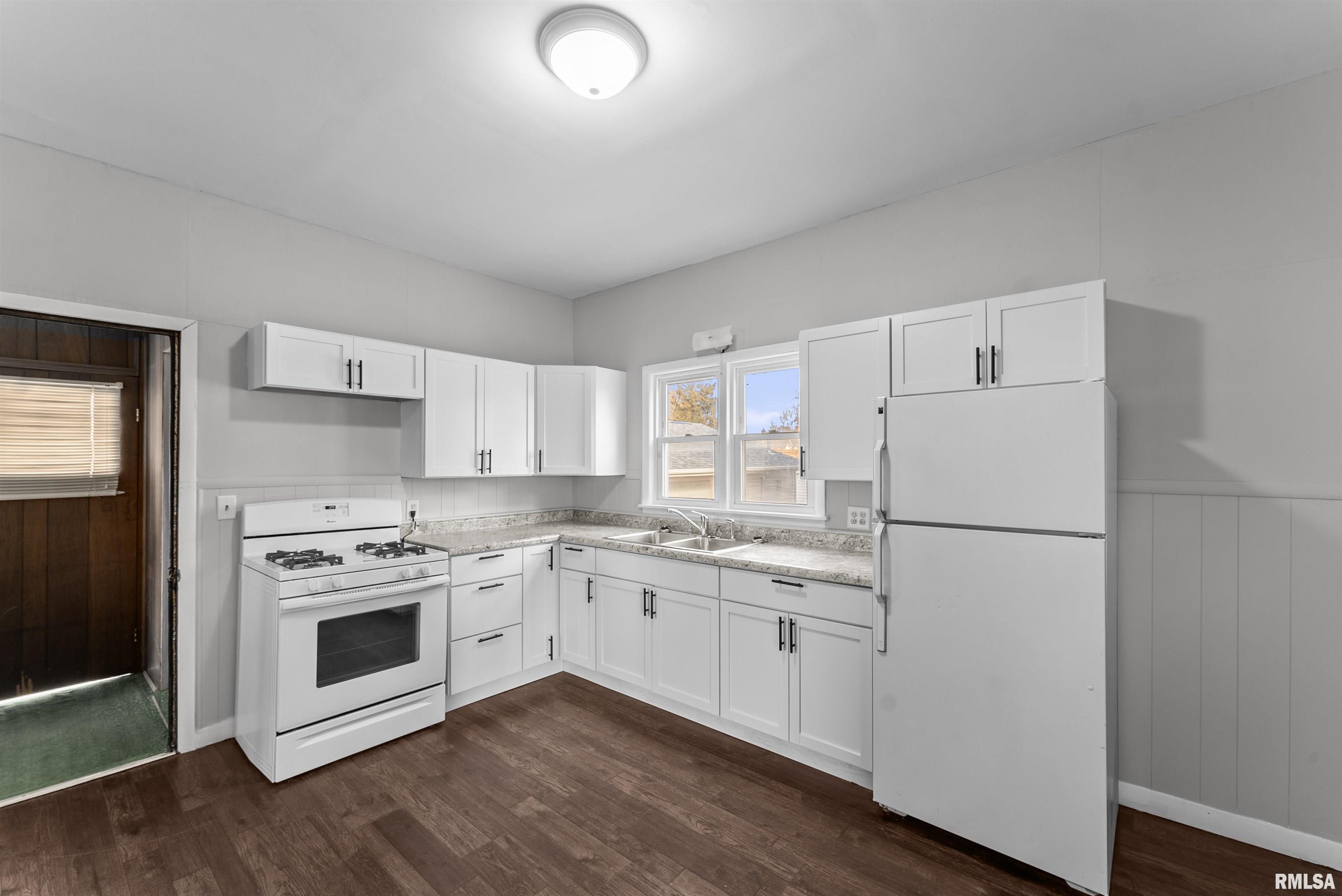 1703 18th Avenue Moline, IL 61265 - Photo 8 of 20