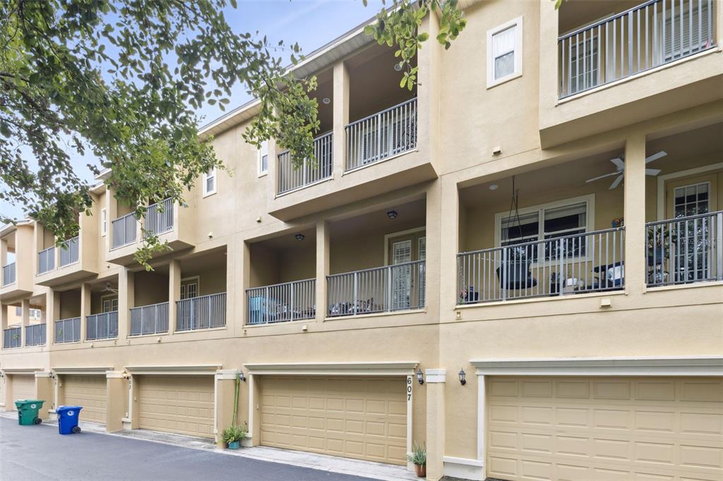 607 Pensacola Lane Lake Mary, FL 32746 - Photo 28 of 35 a view of building with a window