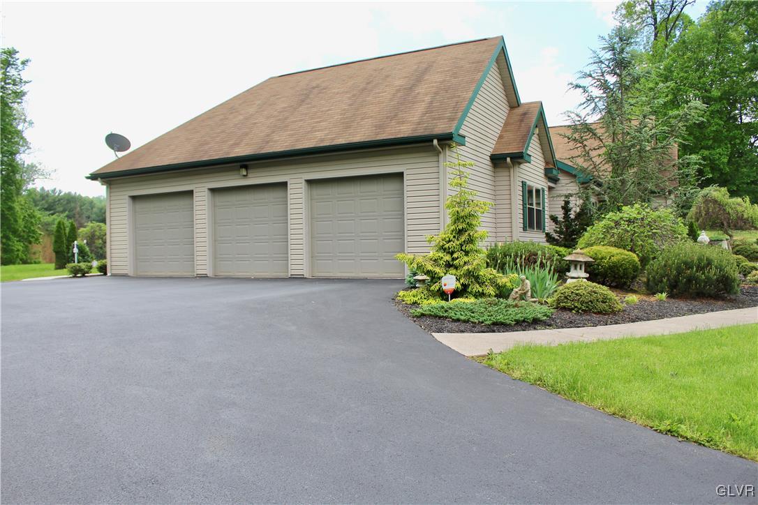 6068 Tollgate Road Zionsville, PA 18092 - Photo 4 of 26 Gallery Image 4