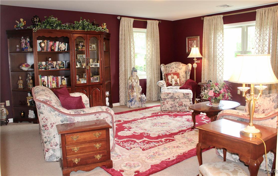 6068 Tollgate Road Zionsville, PA 18092 - Photo 7 of 26 Gallery Image 7
