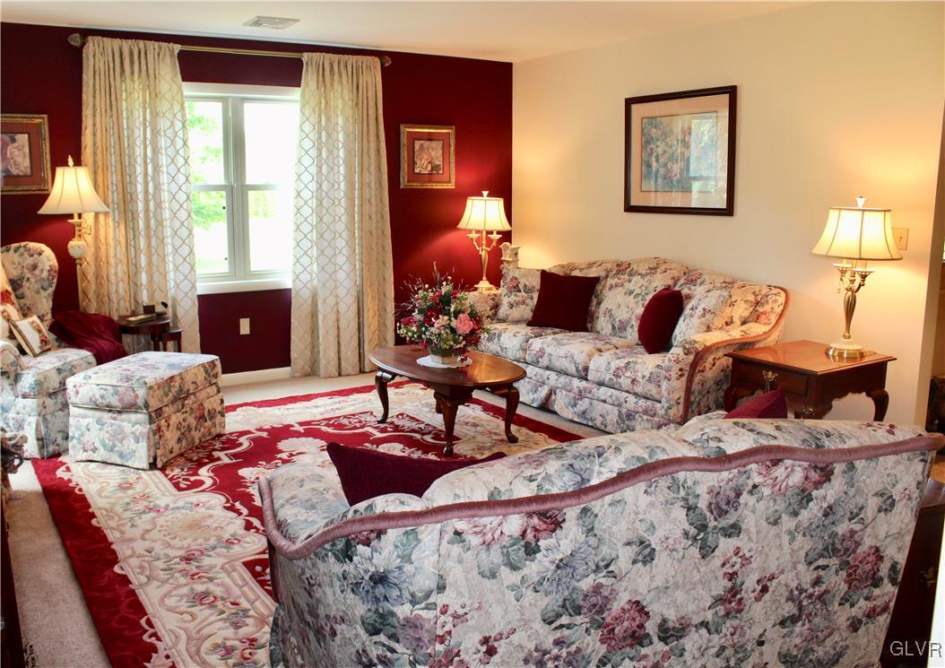 6068 Tollgate Road Zionsville, PA 18092 - Photo 8 of 26 Gallery Image 8
