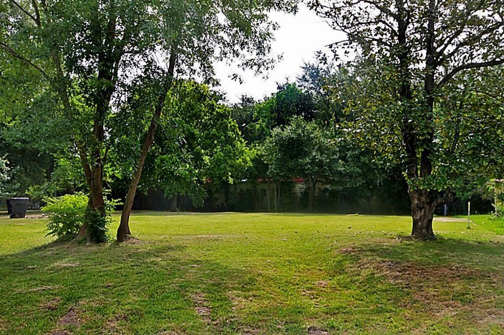 4327 Alconbury Lane Houston, TX 77021 - Photo 5 of 6 a view of a trees in a park
