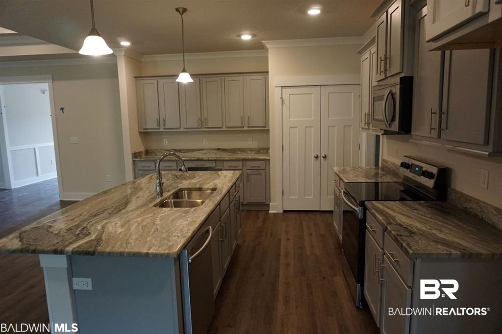 1735 Partridge Street Foley, AL 36535 - Photo 4 of 12 Kitchen