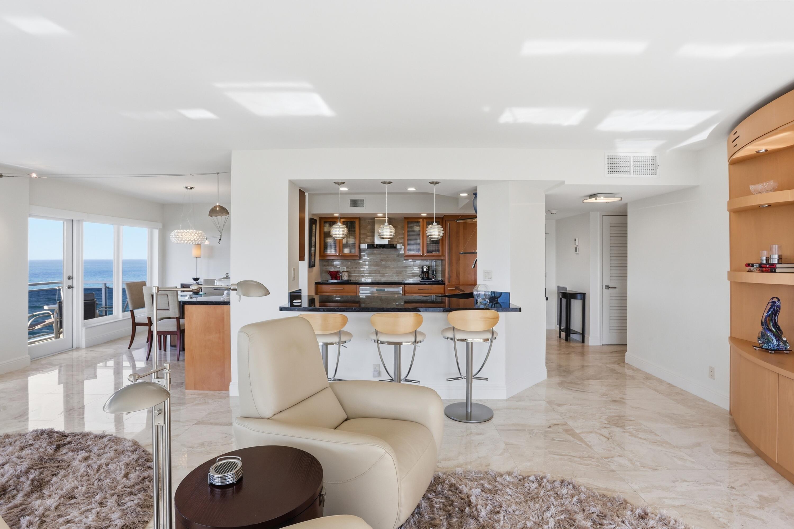 2066 North Ocean Boulevard, Unit 14NW Boca Raton, FL 33431 - Photo 10 of 39 LIVING -BAR AREA