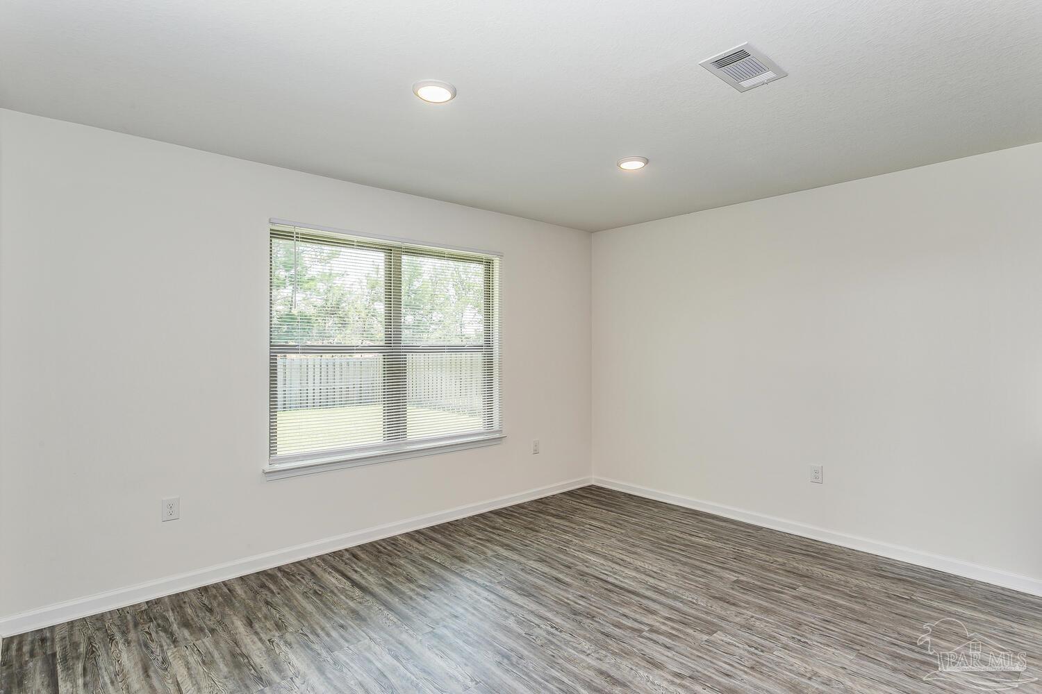 360 Merlin Court Crestview, FL 32539 - Photo 14 of 38 Gallery Image 14