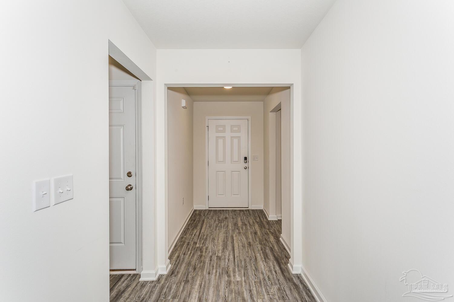 360 Merlin Court Crestview, FL 32539 - Photo 5 of 38 Gallery Image 5