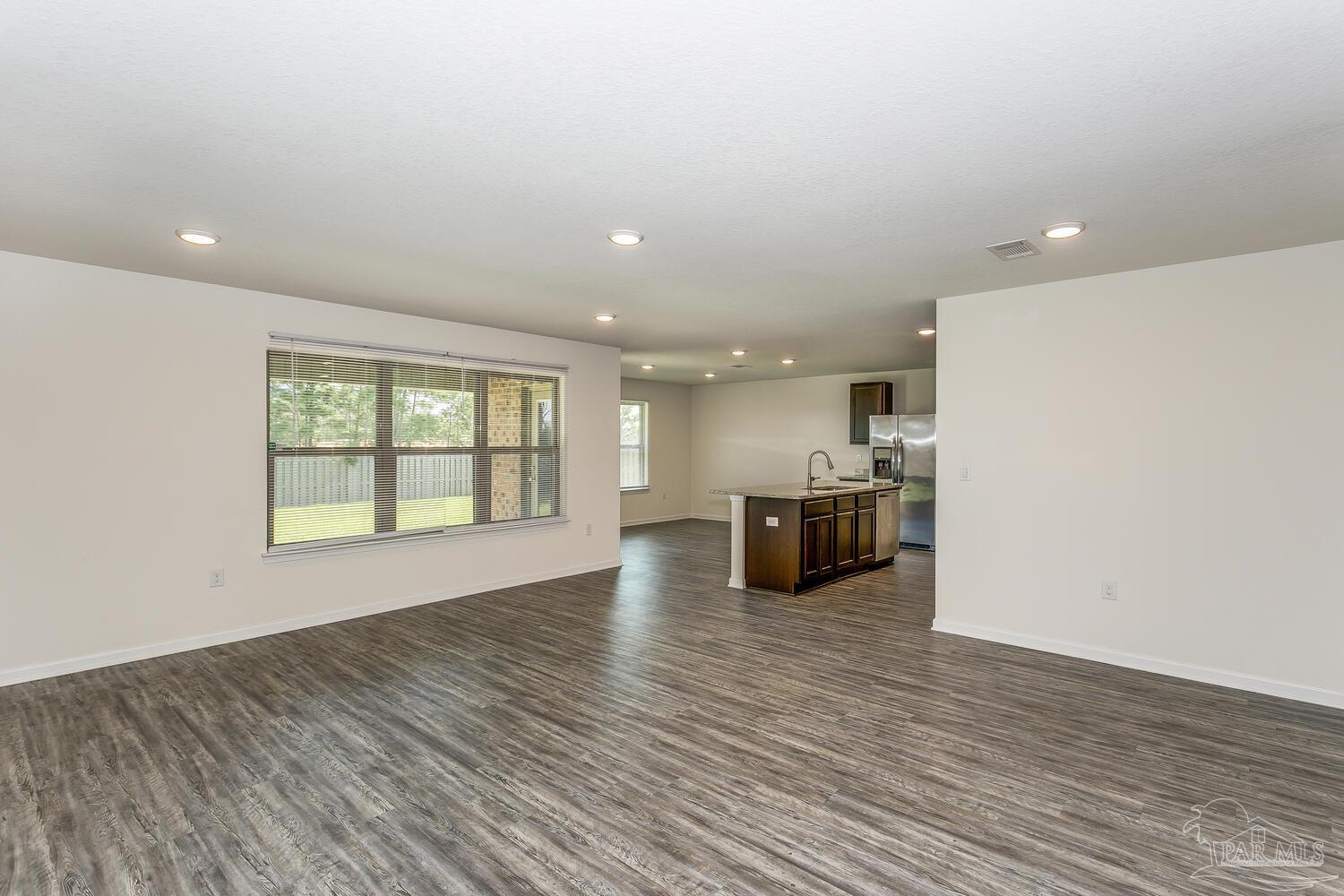 360 Merlin Court Crestview, FL 32539 - Photo 9 of 38 Gallery Image 9