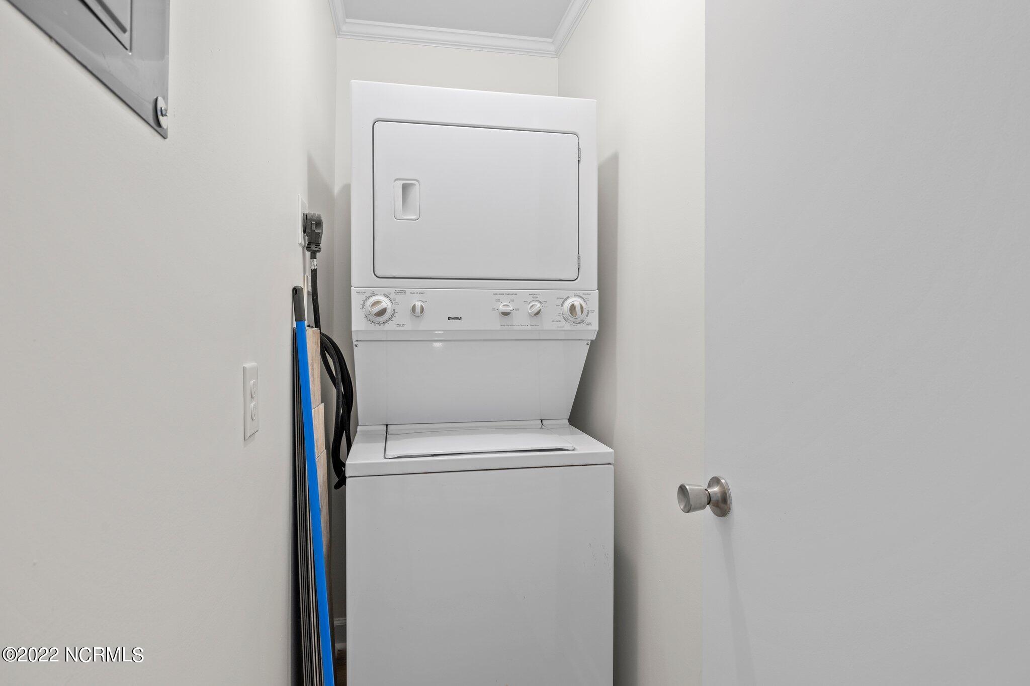 2008 East Fort Macon Road, Unit E1 Atlantic Beach, NC 28512 - Photo 25 of 43 Laundry