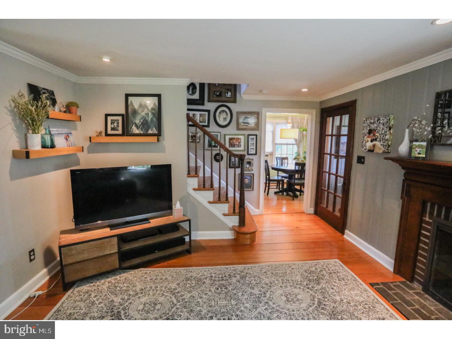 217 Summit Road Springfield, PA 19064 - Photo 5 of 21 Living Room