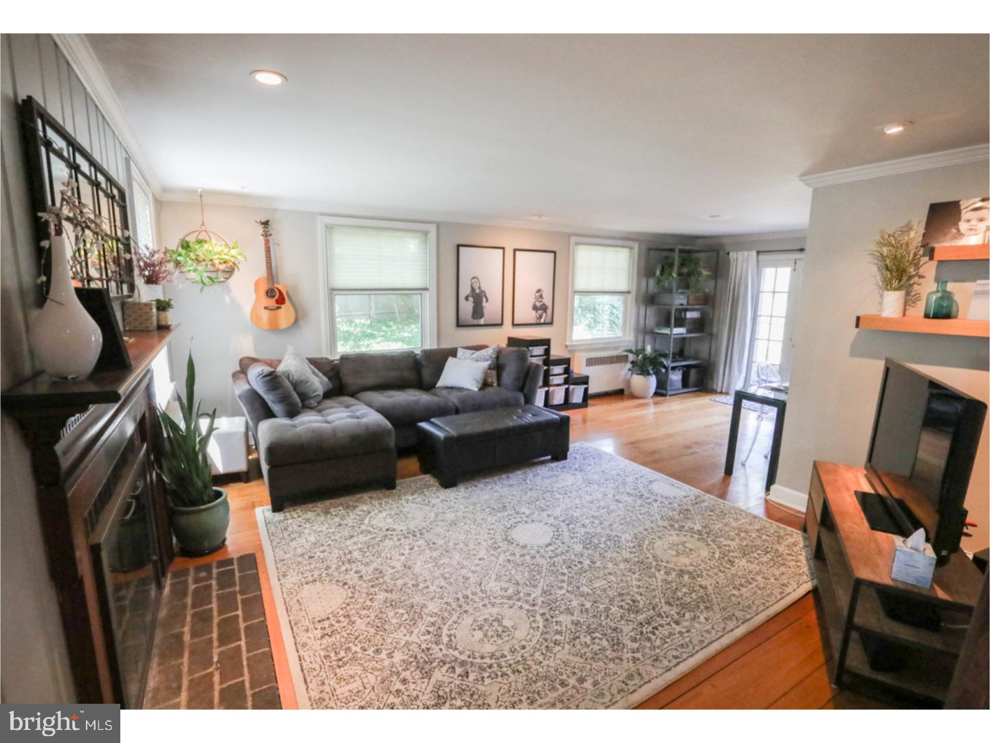 217 Summit Road Springfield, PA 19064 - Photo 7 of 21 Living Room