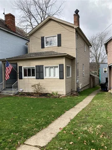 $1,800 | 623 5th Street, Oakmont, PA 15139