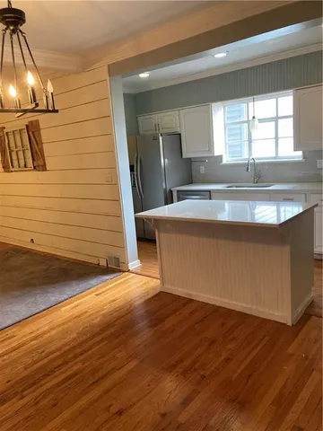 $1,800 | 623 5th Street, Oakmont, PA 15139