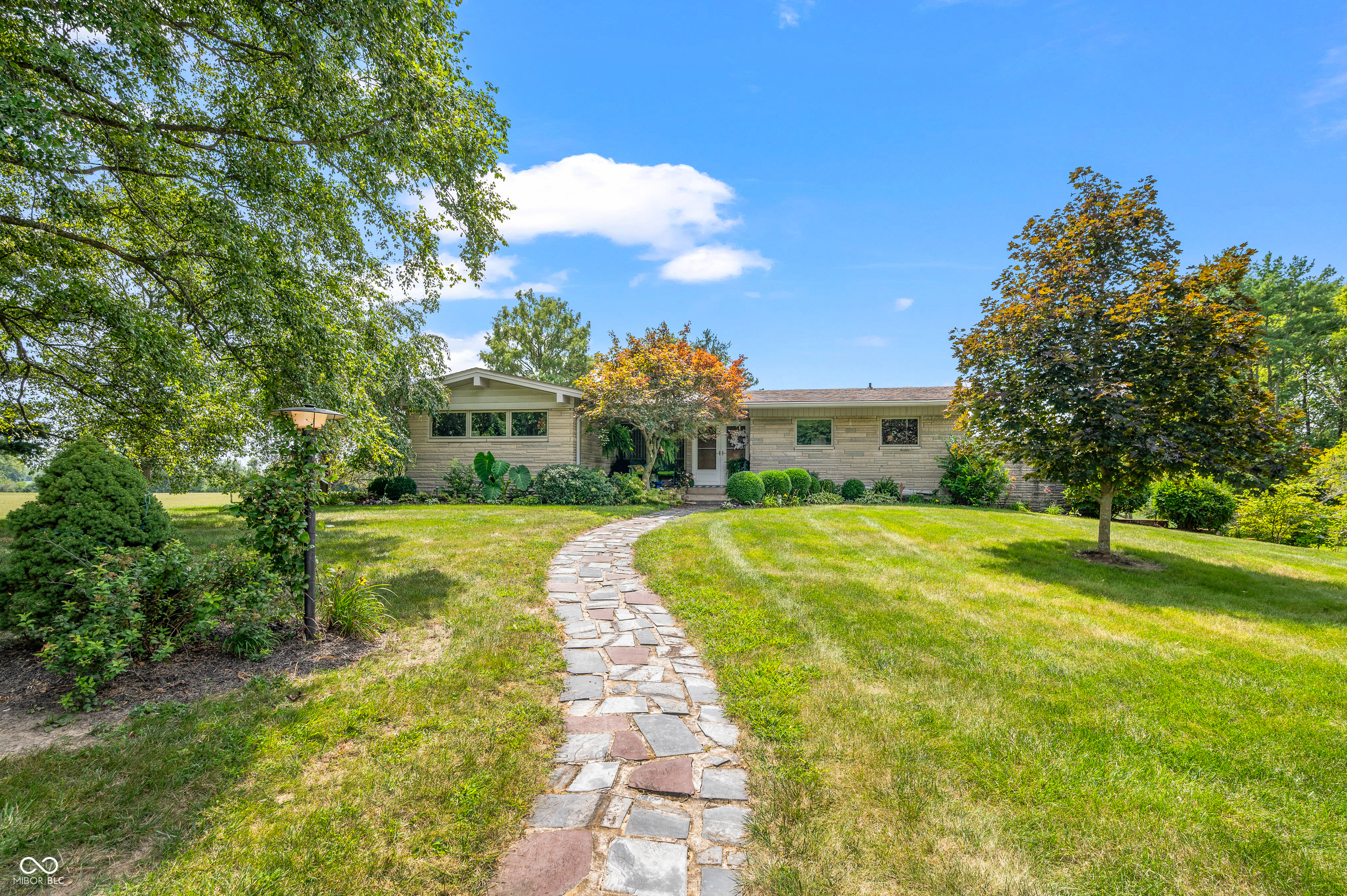675 Hospital Road Franklin, IN 46131 - Photo 11 of 100 Gallery Image 11