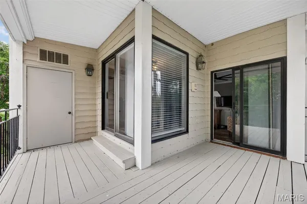 $279,000 | 1614 Lake Knoll Drive, Unit 1L, Lake St. Louis, MO 63367