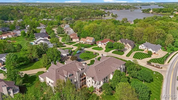 $279,000 | 1614 Lake Knoll Drive, Unit 1L, Lake St. Louis, MO 63367