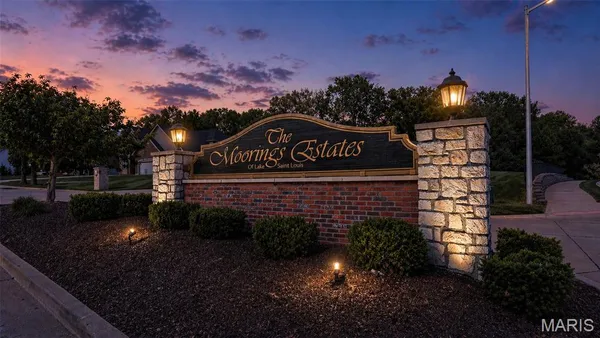 $279,000 | 1614 Lake Knoll Drive, Unit 1L, Lake St. Louis, MO 63367
