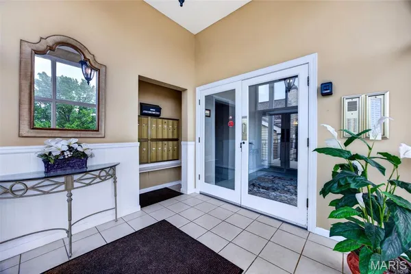 $279,000 | 1614 Lake Knoll Drive, Unit 1L, Lake St. Louis, MO 63367